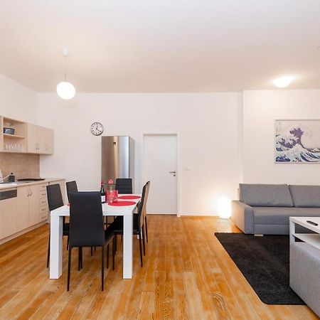 Luxury Apartment In The Center Of Prag Eksteriør billede
