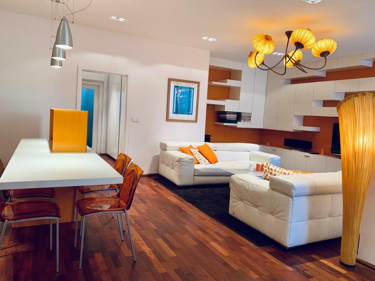 Luxury Apartment In The Center Of Prag Eksteriør billede