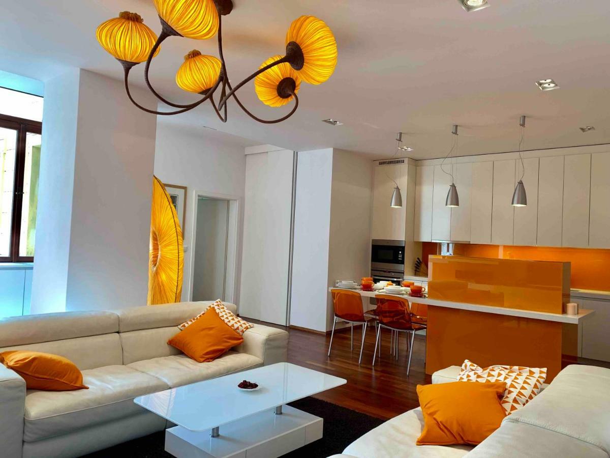 Luxury Apartment In The Center Of Prag Eksteriør billede