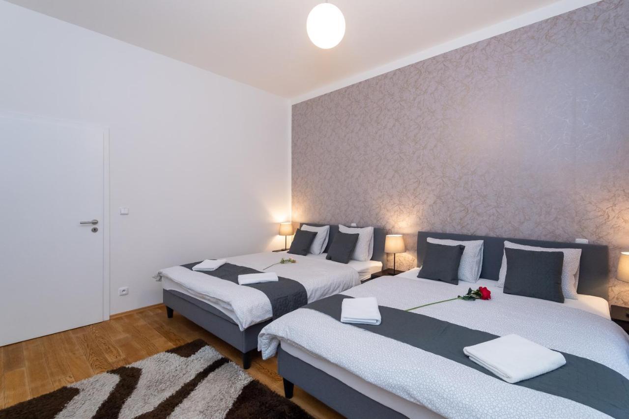 Luxury Apartment In The Center Of Prag Eksteriør billede